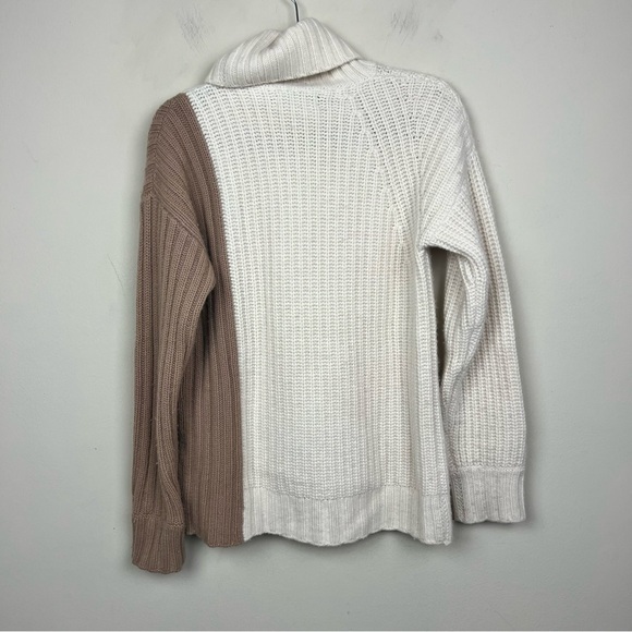 NAADAM Rib Knit Wool-Cashmere-Blend Color
Block Buttoned Turtleneck L - Picture 6 of 8